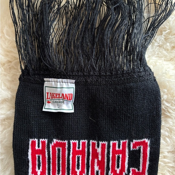 UNISEX SCARF, CANADA 55” length - Picture 4 of 7